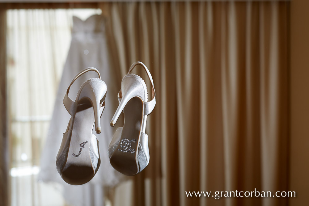 creative wedding bridal shoe photo