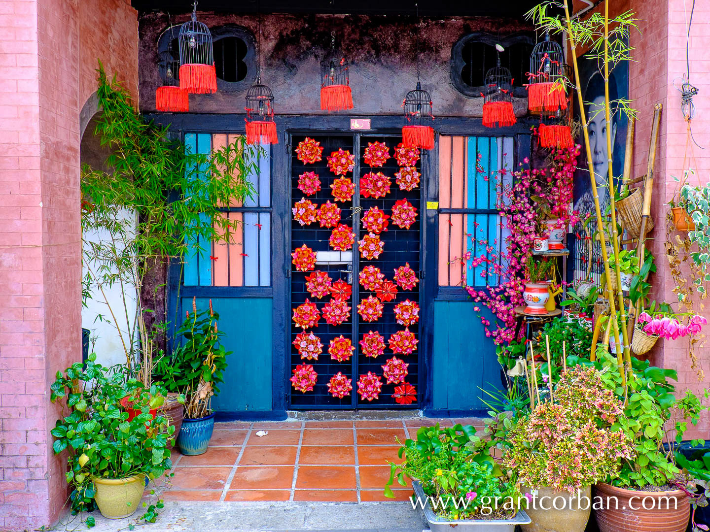 Beautiful and colourful bird cages penang tourism competition fuji xt1 18-55