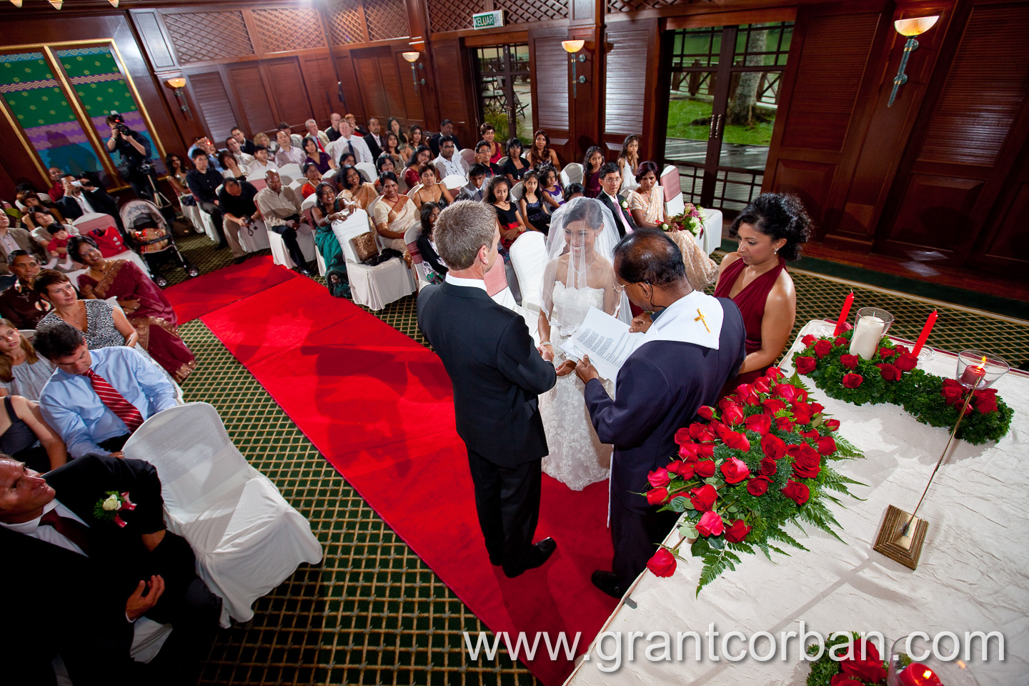 Discreet wedding photographer